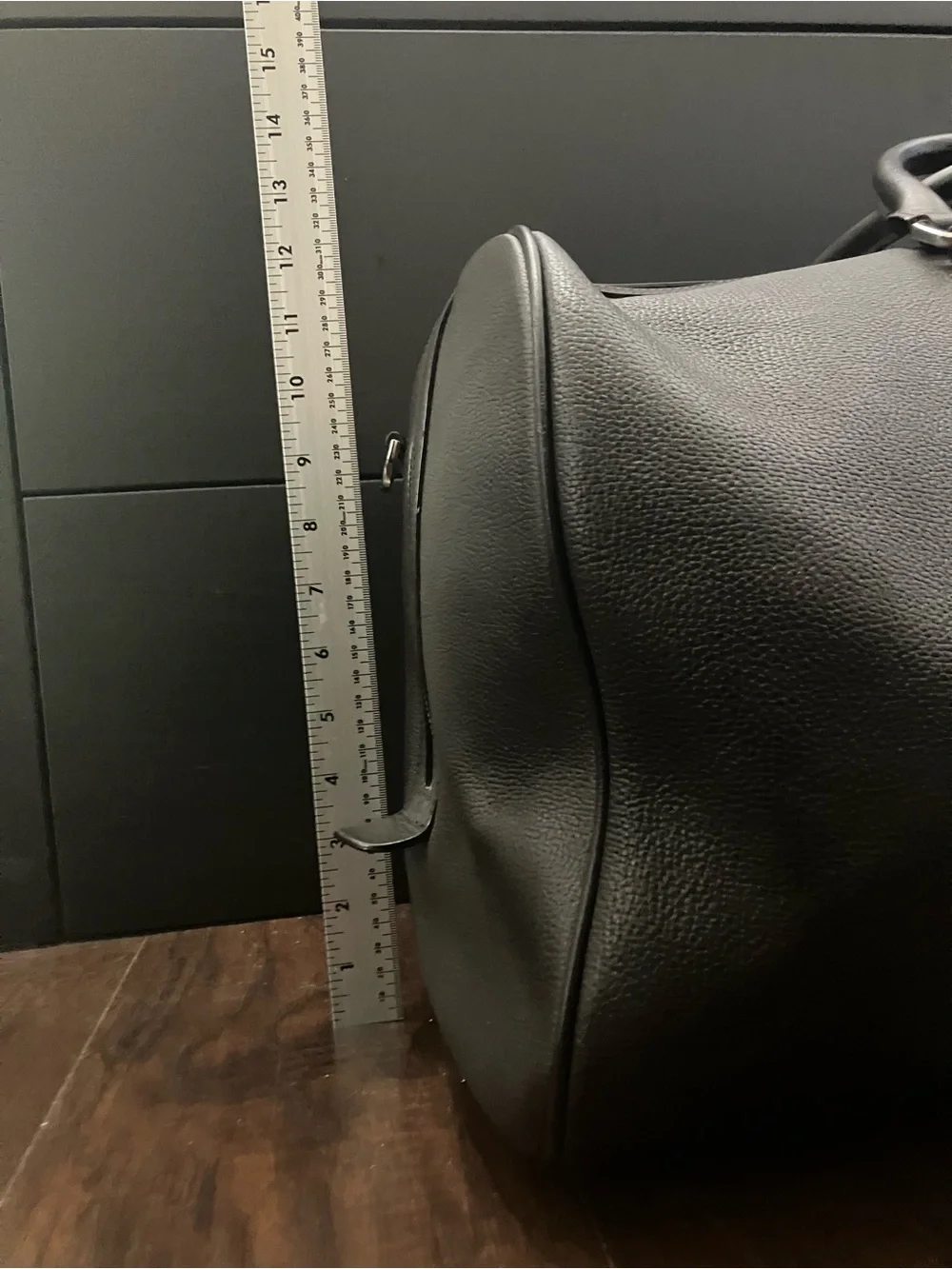 Suitsupply dark brown leather duffel bag